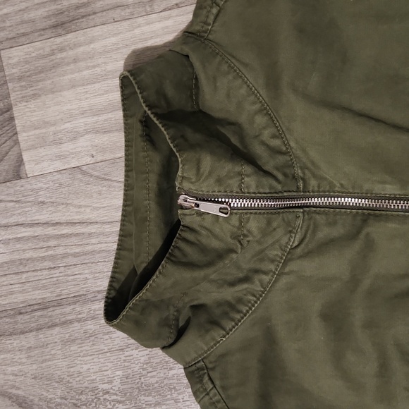 OLD NAVY Size M.Women's  Olive Green  Jacket. - Picture 9 of 12